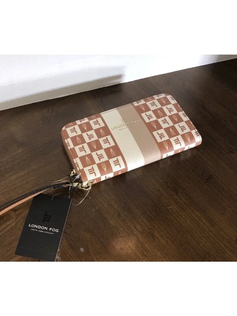 London Fog ADALIA Wallet In Camel 7.5” x 4”